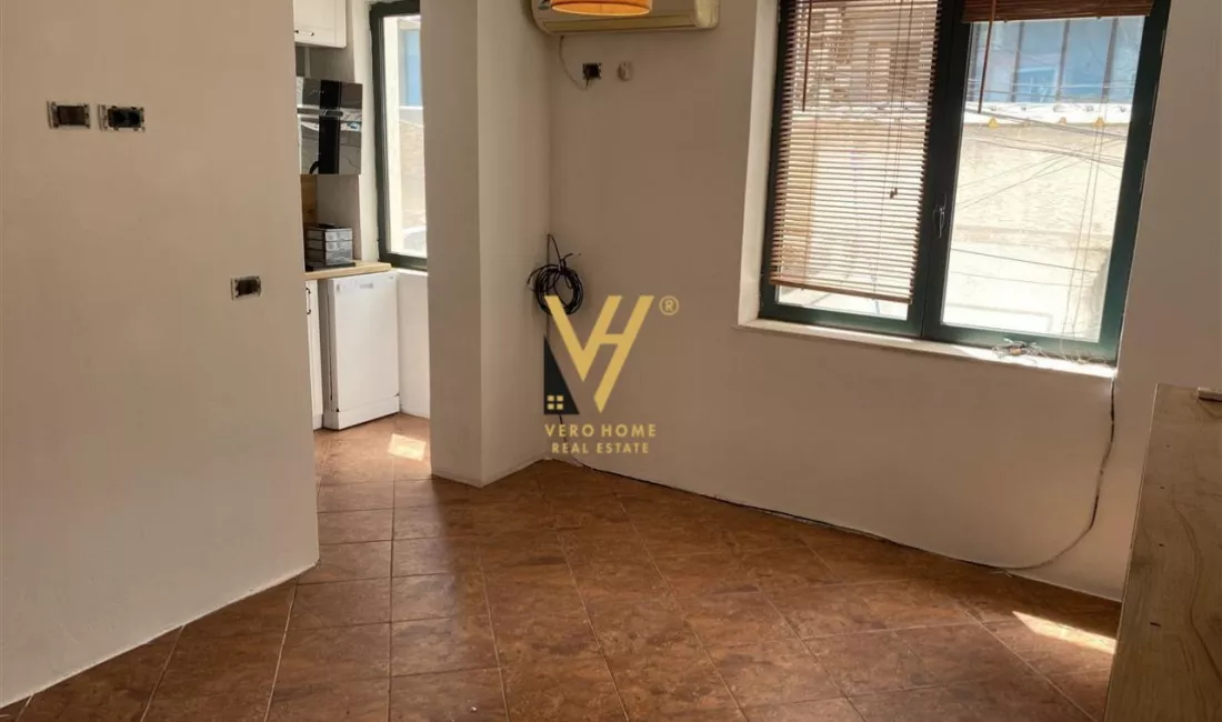 JEPET ZYRE 50 M2 ME QIRA TE BLLOKU 650 EURO