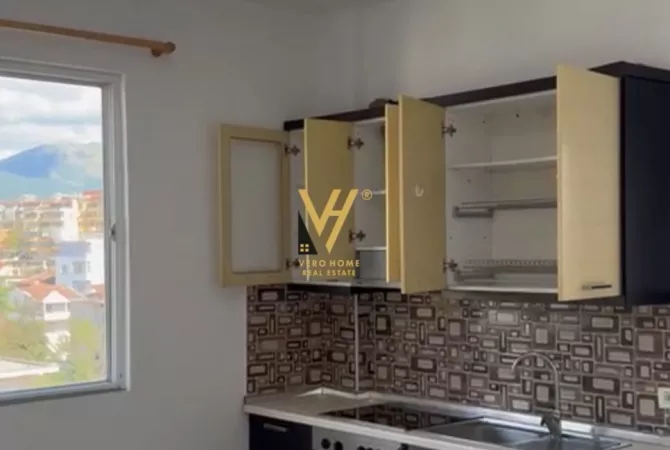 Business Property for Rent 3+1 in Tirana - 350 Euro