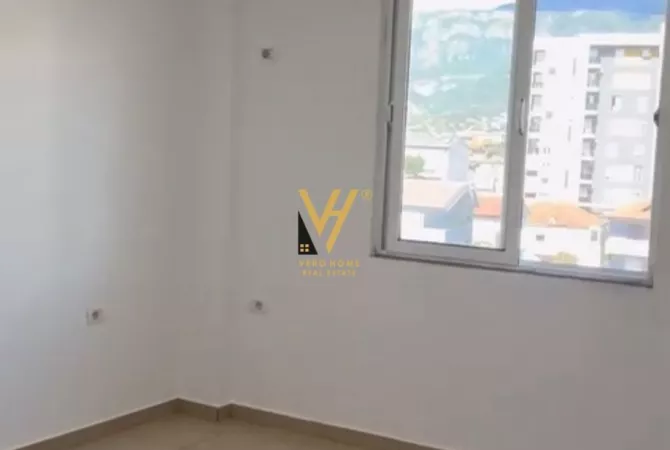 Business Property for Rent 3+1 in Tirana - 350 Euro