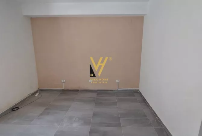 Business Property for Rent 1+1 in Tirana - 45,000 Leke