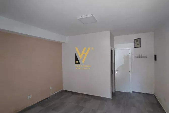 Business Property for Rent 1+1 in Tirana - 45,000 Leke