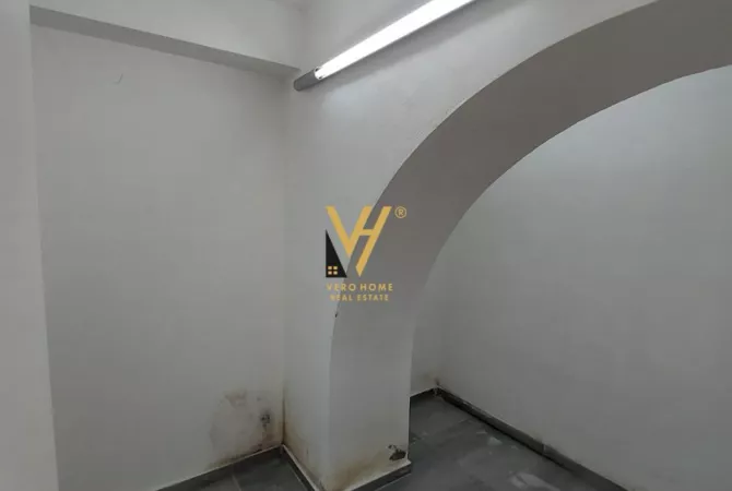 JEPET DYQAN 30 M2 ME QIRA TE RRUGA SULEJMAN PASHA 45.000 LEKE