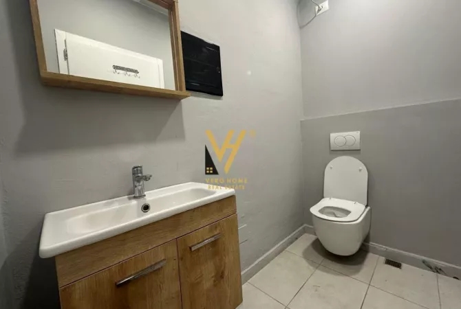 SHITET AMBJENT KOMERCIAL 386 M2 TE SHKOLLA E KUQE 350.000 EURO