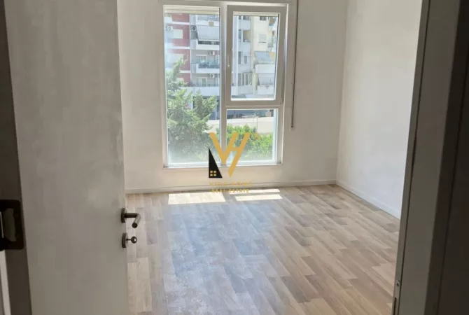 Business Property for Rent 3+1 in Tirana - 600 Euro
