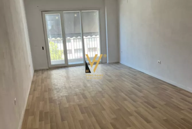 JEPET ZYRE 122 M2 ME QIRA TE BLV “MIGJENI”, ASTIR 600 EURO