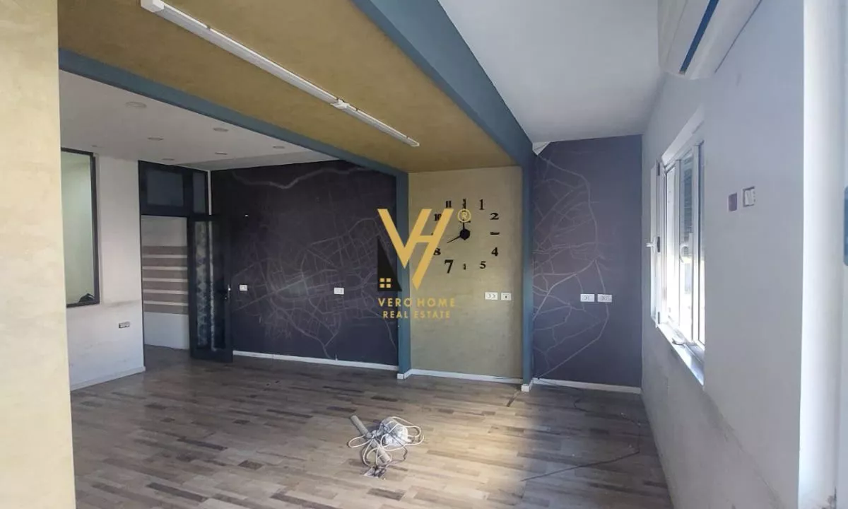 JEPET ZYRE 110 M2 ME QERA TE SHESHI WILLSON 1.400 EURO