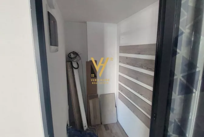 JEPET ZYRE 110 M2 ME QERA TE SHESHI WILLSON 1.400 EURO