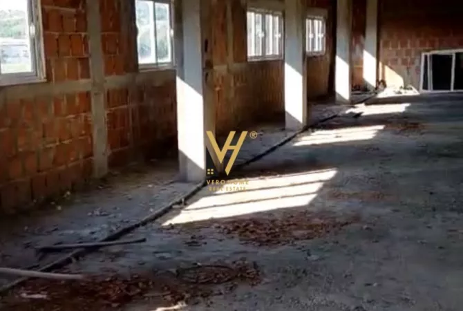 Business Property for Rent 4+1 in Tirana - 2,200 Euro