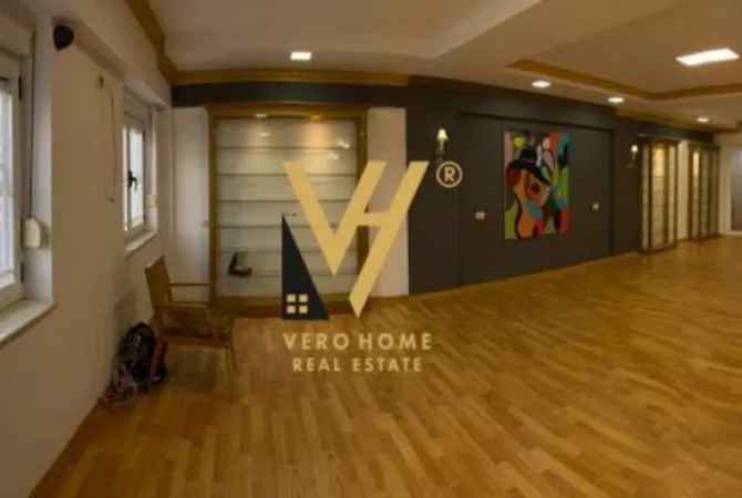 Business Property for Rent 3+1 in Tirana - 1,500 Euro