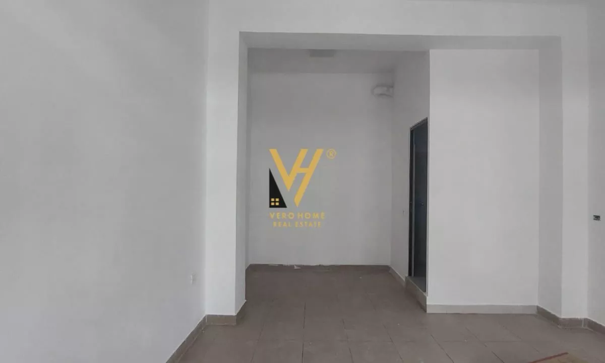 JEPET ZYRE 25 M2 ME QERA TE DONIKA CENTER 30.000 LEKE