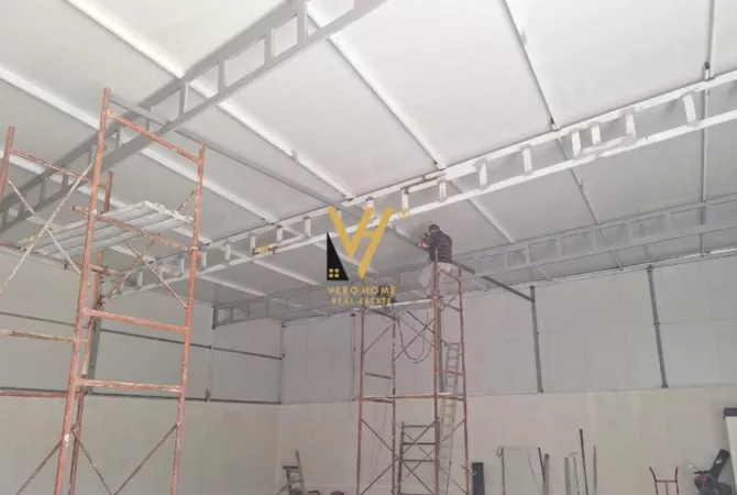 Business Property for Rent 4+1 in Tirana - 1,200 Euro