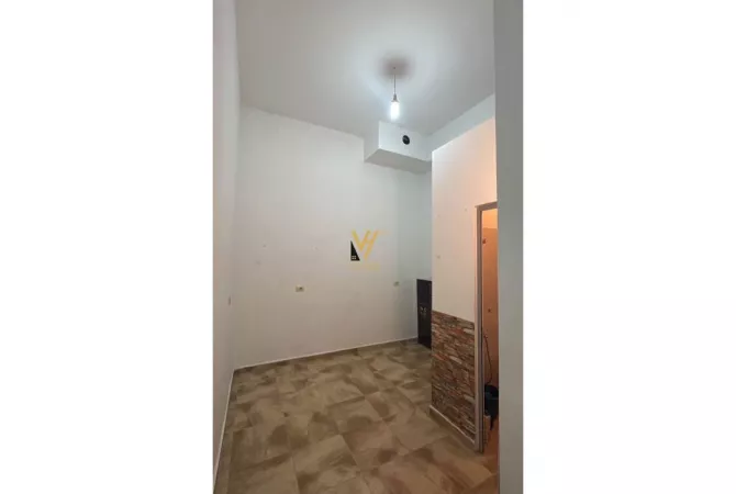 Business Property for Rent 1+1 in Tirana - 350 Euro