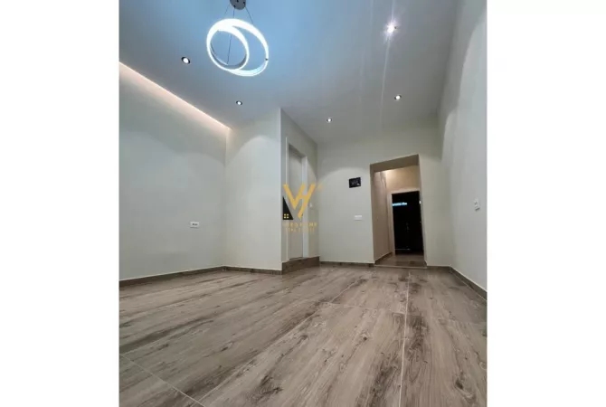 Business Property for Rent 3+1 in Tirana - 400 Euro