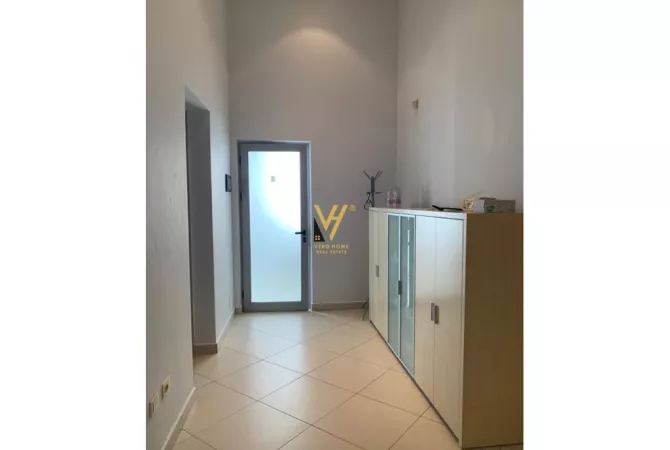 JEPET ME QIRA AMBIENT BIZNESI 40M2,RRUGA E DIBRES, 43,000 LEKE