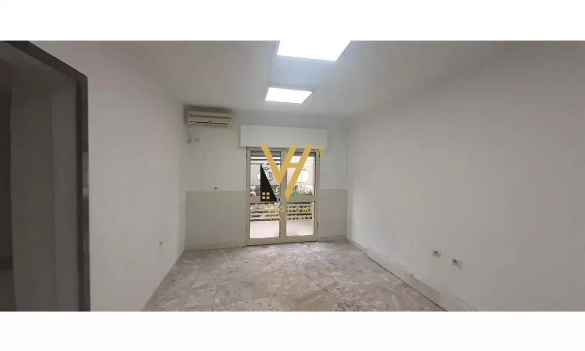 JEPET ZYRE 37 M2 ME QIRA, TEK MYSYLM SHYRI,550 EURO