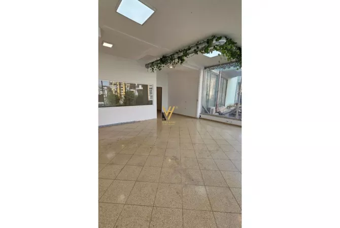 Business Property for Rent 3+1 in Tirana - 900 Euro