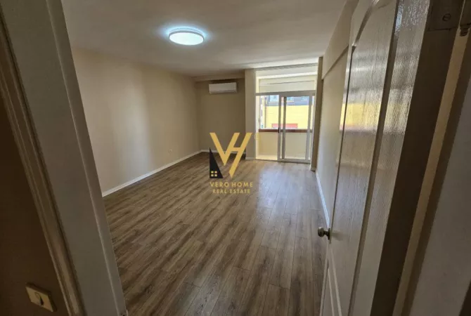 Business Property for Rent 3+1 in Tirana - 1,300 Euro