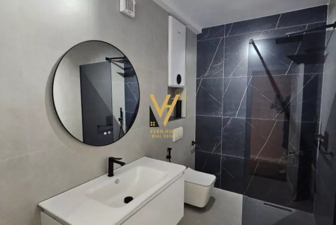 Business Property for Rent 3+1 in Tirana - 1,300 Euro