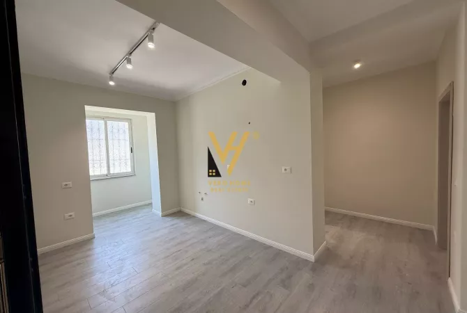 Business Property for Rent 1+1 in Tirana - 1,500 Euro