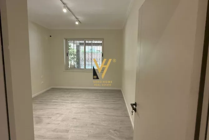 Business Property for Rent 1+1 in Tirana - 1,500 Euro
