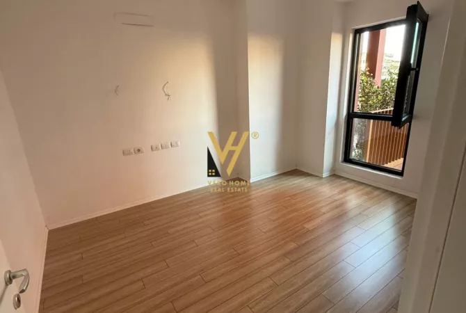 Business Property for Rent 3+1 in Tirana - 1,300 Euro