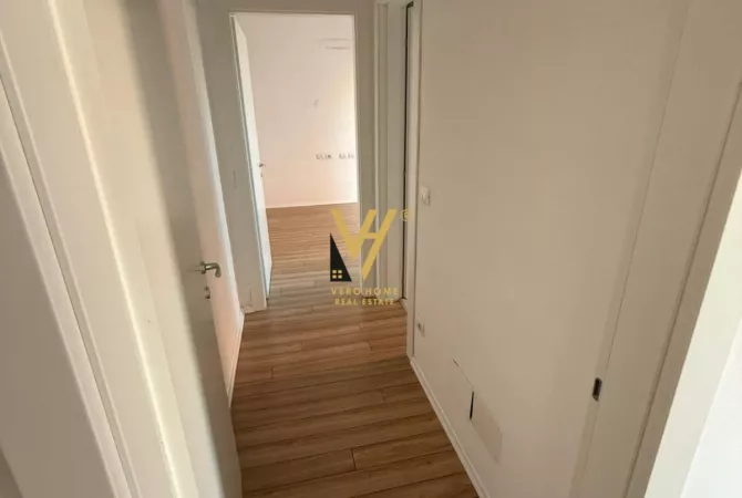Business Property for Rent 3+1 in Tirana - 1,300 Euro