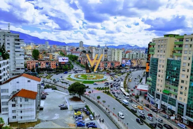 Business Property for Rent 3+1 in Tirana - 1,000 Euro