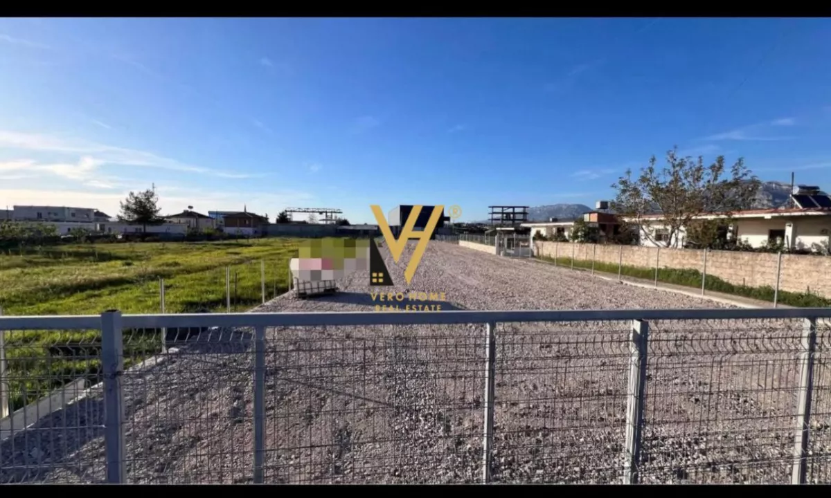 JEPET TOKE 1.200 M2 ME QERA NE BATHORE 700 EURO