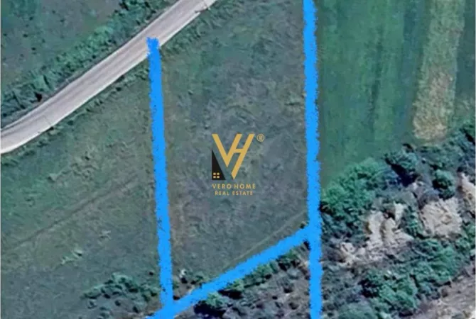 Truall ose Toke ne Tirane - 320,000 Euro