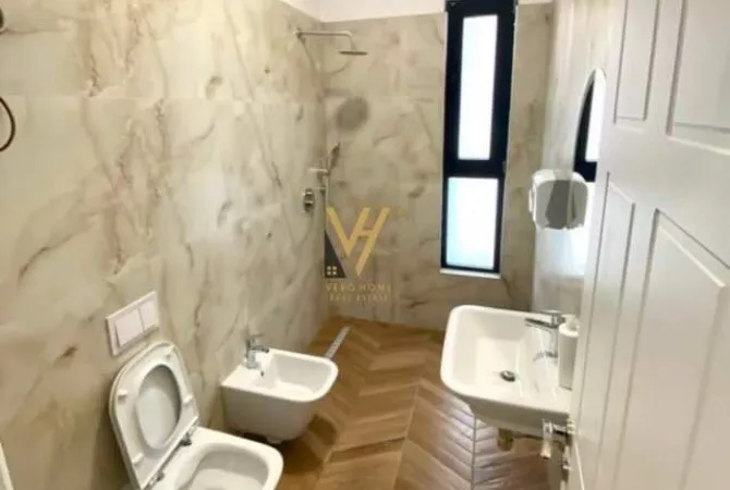 Business Property for Rent 3+1 in Tirana - 950 Euro