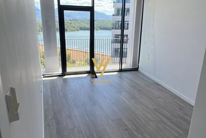 Business Property for Rent 3+1 in Tirana - 140,000 Leke