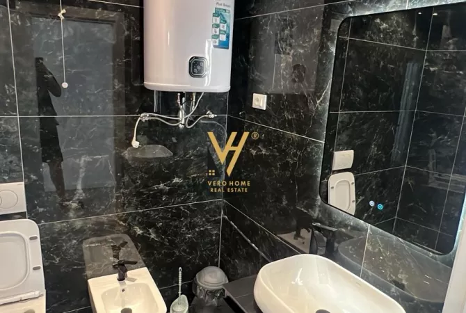 Business Property for Rent 3+1 in Tirana - 140,000 Leke