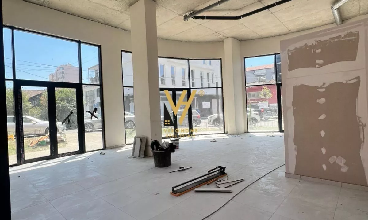 SHITET DYQAN 175 M2 TE KOMUNA E PARISIT 875.000 EURO