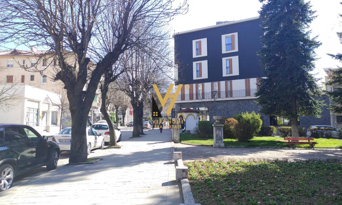 SHITET DYQAN 21 M2 TE BLV. REPUBLIKA, KORCE 52.500 EURO
