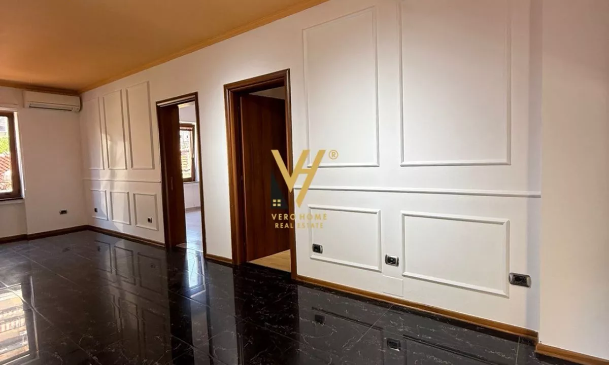 JEPET ZYRE 74M2 ME QERA TE RRUGA E DURRESIT 73.000 LEKE