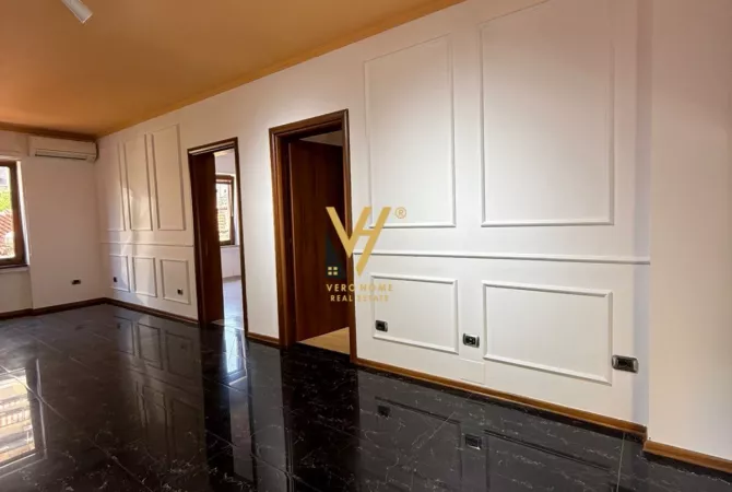 Business Property for Rent 3+1 in Tirana - 73,000 Leke