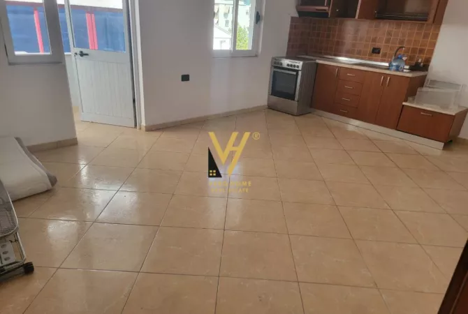 Business Property for Rent 3+1 in Tirana - 300 Euro