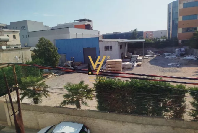 Business Property for Rent 6+1 in Tirana - 1,000 Euro