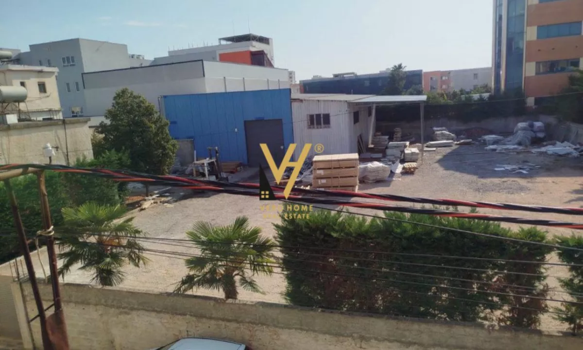 JEPET KAPANON 1.000 M2 ME QERA NE SHKOZET 1.000 EURO