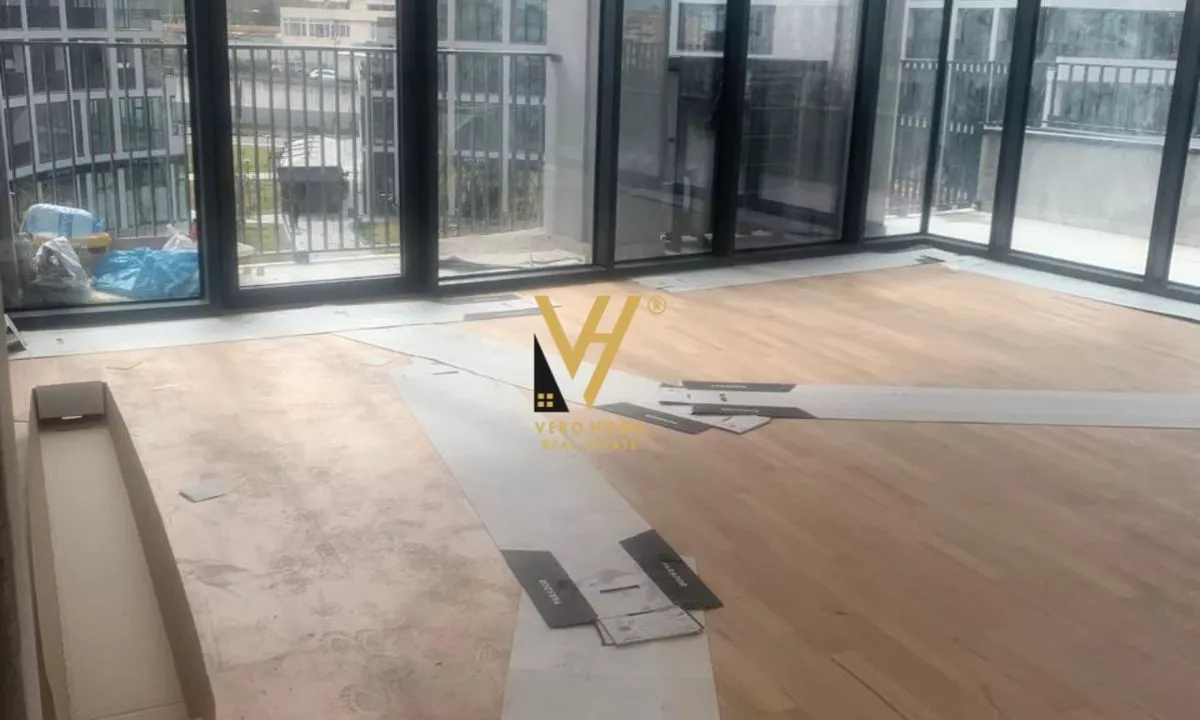 JEPET ZYRE 158 M2 ME QIRA TE LIQENI, LAKE VIEW 1.850 EURO