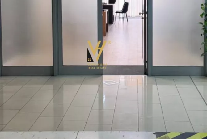 Business Property for Rent 3+1 in Tirana - 800 Euro