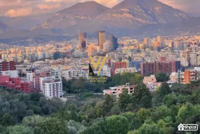 Truall ose Toke ne Tirane - 145,000 Euro