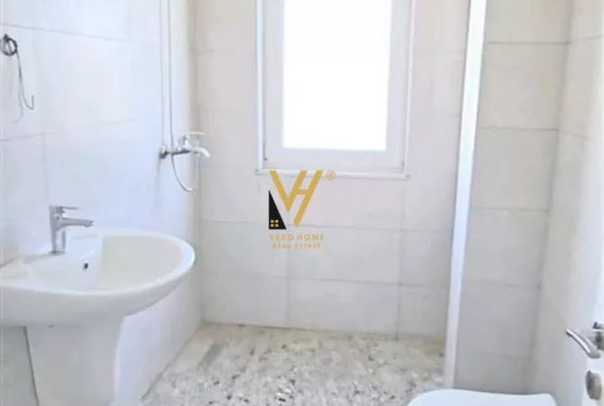 Business Property for Rent 3+1 in Tirana - 600 Euro