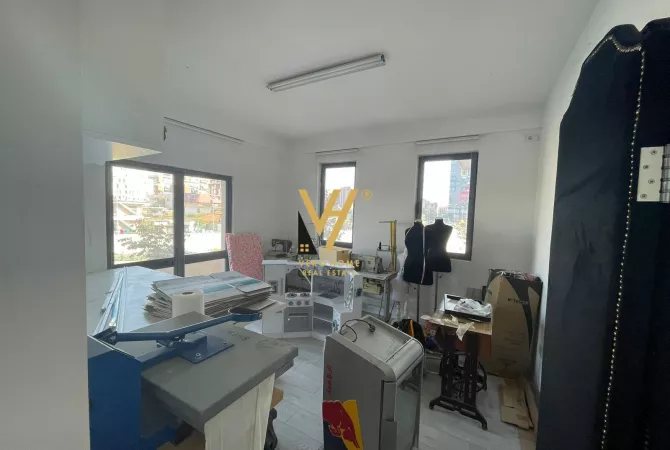 Business Property for Rent 3+1 in Tirana - 1,500 Euro