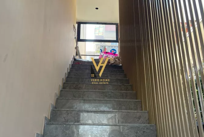 JEPET AMBIENT BIZNESI 209 M2 ME QERA NE ASTIR 1.500 EURO