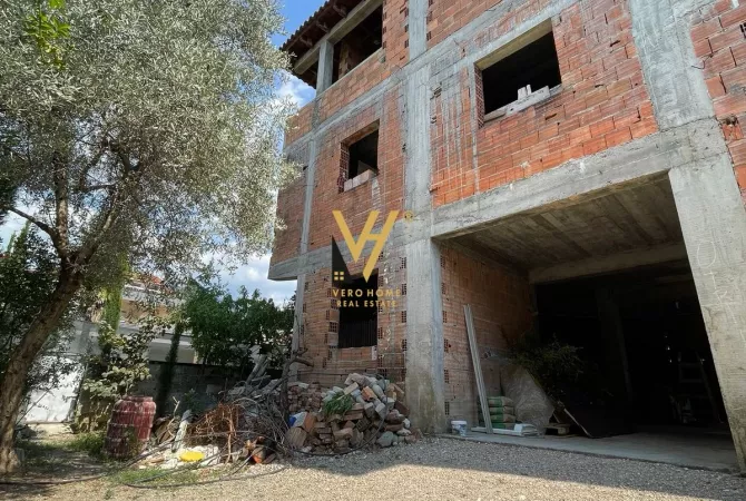 Business Property for Rent 4+1 in Tirana - 500 Euro