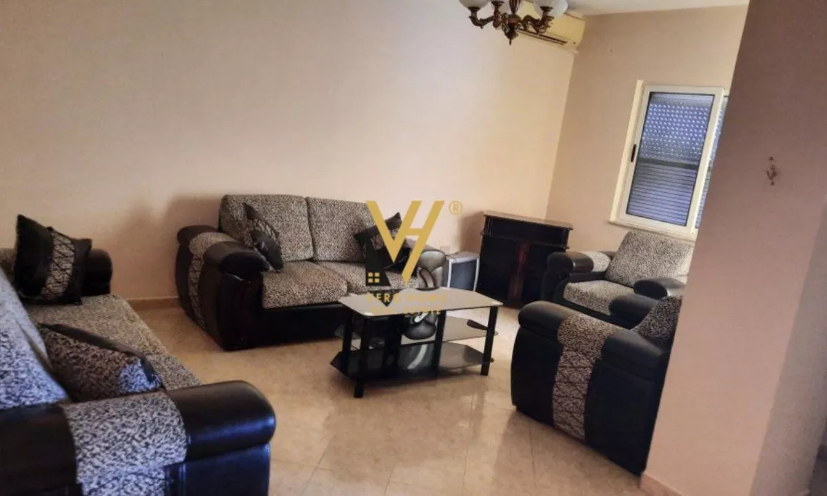 JEPET ZYRE 140 M2 ME QERA TE RR.NAIM FRASHERI 600 EURO