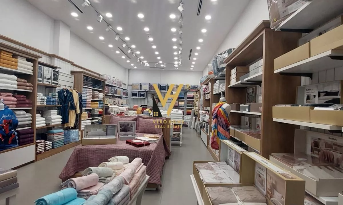 JEPET DYQAN 76 M2 ME QERA TE GARDEN BUILDING,RR.KAVAJES 2.000 EURO