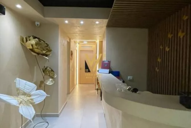 JEPET DYQAN 90 M2 ME QIRA TE RRUGA E DURRESIT 1.800 EURO