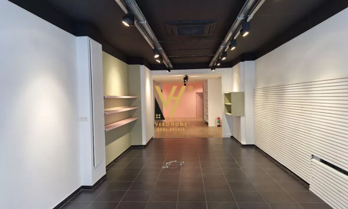 JEPET AMBJENT BIZNESI 120 M2 ME QERA TE ISH EKSPOZITA 1.300 EURO